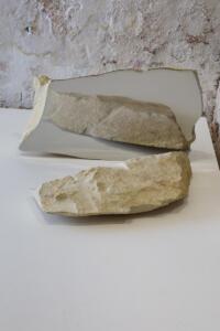 Ivan Barlafante, Senza titolo, 2018, pietra e acciaio inox specchiato, 35 x 26 x 21 cm (circa)